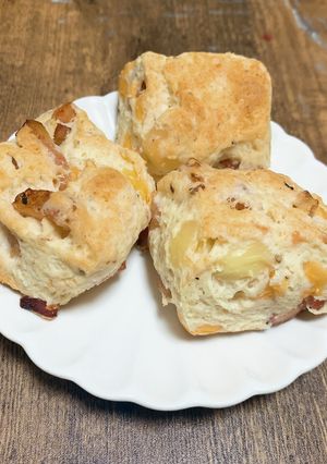 簡単！ベーコンと3種のチーズのスコーン-レシピのメイン写真