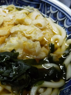 削りちくわ入りワカメきつねうどん-レシピのメイン写真