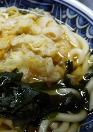 削りちくわ入りワカメきつねうどん-レシピのメイン写真