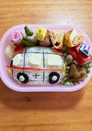 簡単！働く車大好き救急車ちびっ子お弁当-レシピのメイン写真