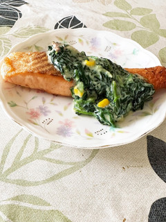 鮭のソテー ほうれん草のクリームソース-レシピのメイン写真