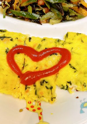 【保育園給食】鶏挽肉とチーズと青菜の卵焼-レシピのメイン写真