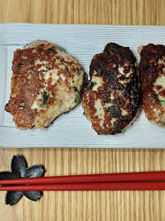 にんんく塩麴を使ったつくね(鶏肉バーグ)-レシピのメイン写真