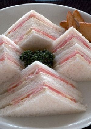 チーズとハムとトマトのサンドウィッチ-レシピのメイン写真