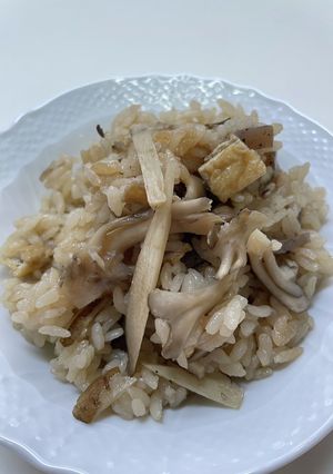 舞茸こんにゃくごぼう炊込みご飯-レシピのメイン写真