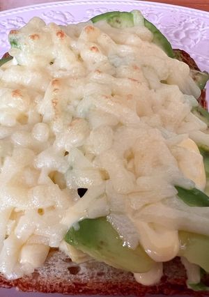 休日ブランチ♡アボガドチーズトースト-レシピのメイン写真