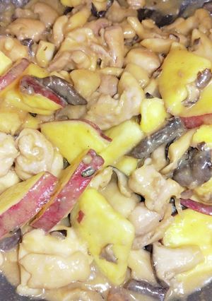 さつまいもときのこと鶏肉の味噌バター炒め-レシピのメイン写真