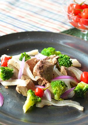 鶏レバーのサラダ仕立て、ビキーニョ添え♪-レシピのメイン写真