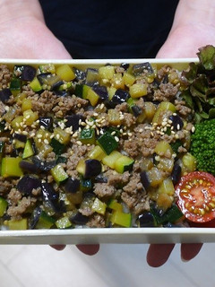 なすとズッキーニとひき肉の丼弁当-レシピのメイン写真