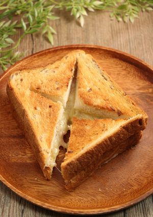 簡単！最高に美味しい☆チーズトースト-レシピのメイン写真