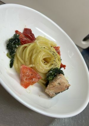 簡単！　野菜と鮭のクリームパスタ-レシピのメイン写真