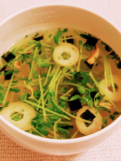“豆苗松茸のお吸い物”-レシピのメイン写真
