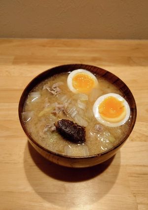 ゆで卵入り！白菜と豚肉の味噌汁-レシピのメイン写真