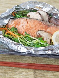 豆苗と秋鮭のホイル焼き-レシピのメイン写真