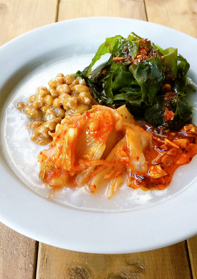簡単♪韓国風おかゆ／納豆キムチわかめ-レシピのメイン写真