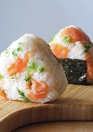 スモークサーモンとディル★パリおにぎり-レシピのメイン写真