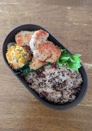 JK☆お赤飯＆鶏むねカツ弁当♪-レシピのメイン写真