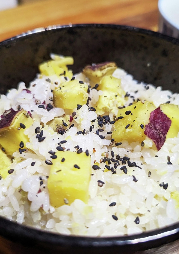 秋の味覚☆安くて簡単『さつま芋ご飯』-レシピのメイン写真
