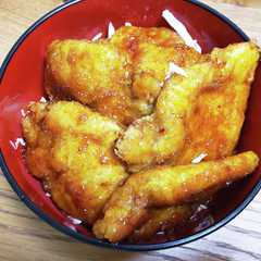 รูปของ 生姜焼き用豚肉で簡単ソースチーズカツ丼！