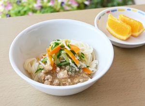 ジャージャーうどん／保育園・子ども園給食-レシピのメイン写真
