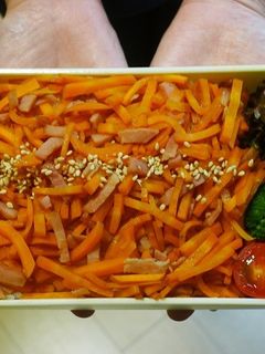 レンジ簡単★にんじんとベーコンの丼弁当-レシピのメイン写真