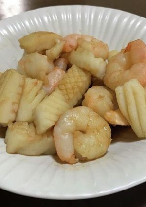 エバラプチっとうどんで作るシーフード炒め-レシピのメイン写真