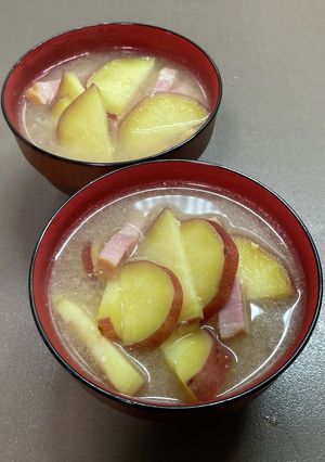 さつまいもとベーコンの味噌汁-レシピのメイン写真