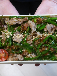 豚肉とピーマンのおかか醬油和え丼弁当-レシピのメイン写真