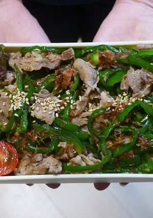 豚肉とピーマンのおかか醬油和え丼弁当-レシピのメイン写真