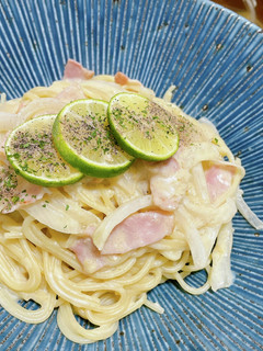 すだち香る ベーコンのクリームパスタ-レシピのメイン写真