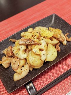 蓮根とじゃがいもと豚こまの胡麻ドレ炒め-レシピのメイン写真