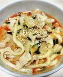 家にあるもので☆キムチ味噌煮込みうどん