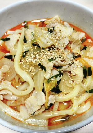 家にあるもので☆キムチ味噌煮込みうどん-レシピのメイン写真