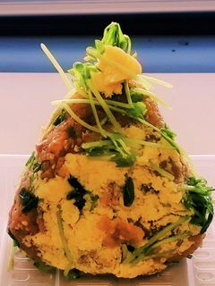 “たまご豆苗唐揚げ鶏めしおにぎり”-レシピのメイン写真