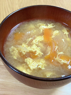にんじんと玉ねぎの味噌汁-レシピのメイン写真