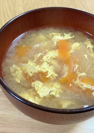 にんじんと玉ねぎの味噌汁-レシピのメイン写真