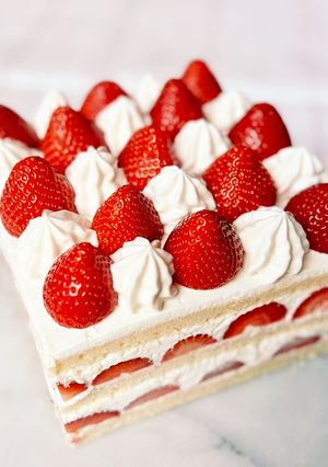シンプルだけど華やかな苺ショートケーキ-レシピのメイン写真