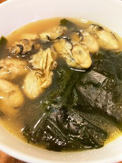 10分|牡蠣たっぷり♪わかめスープ★굴국-レシピのメイン写真