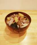 さつまいもと豚肉のかんたん味噌汁