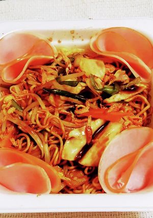 “ハムニラもやしきゃべつカップ焼きそば”-レシピのメイン写真