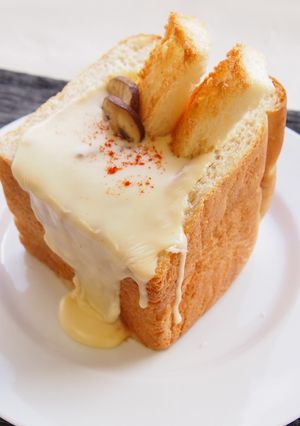 ビーフシチュー風チーズフォンデュトースト-レシピのメイン写真