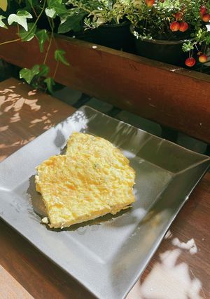 餃子の具を使ったふわふわオムレツ-レシピのメイン写真