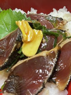 簡単、ガッツリ!鰹のたたき丼-レシピのメイン写真