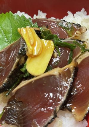 簡単、ガッツリ！鰹のたたき丼-レシピのメイン写真