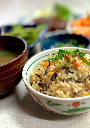 絶品!炊飯器にぶち込むだけ簡単ひじきご飯-レシピのメイン写真