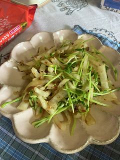簡単豆苗と大根のふりかけサラダです。-レシピのメイン写真