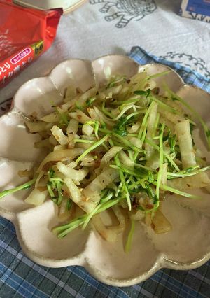 簡単豆苗と大根のふりかけサラダです。-レシピのメイン写真