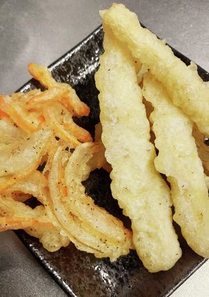 すす竹の天ぷらと玉ねぎと人参のかき揚げ-レシピのメイン写真