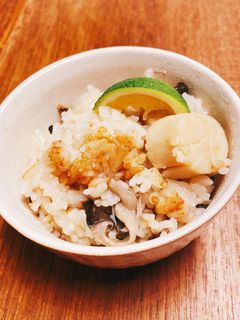 旨みジュワッ!帆立貝柱と舞茸炊き込みご飯-レシピのメイン写真