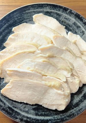 15分蒸しでしっとり柔らか塩麹鶏むねサラダチキン-レシピのメイン写真
